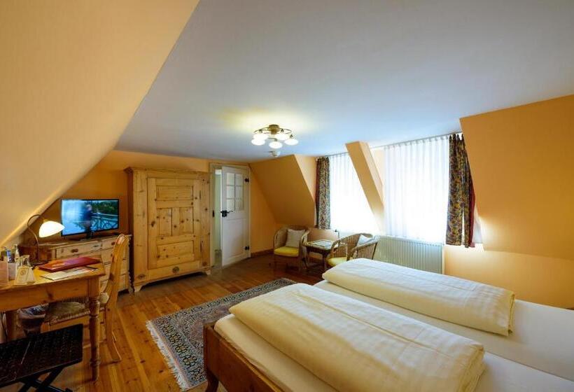 スタンダードルーム, Theophano