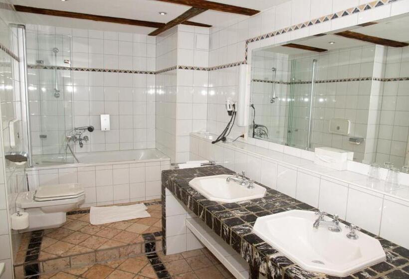 スタンダードトリプルルーム, Theophano