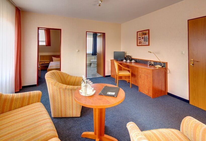 标准单人间, Walker