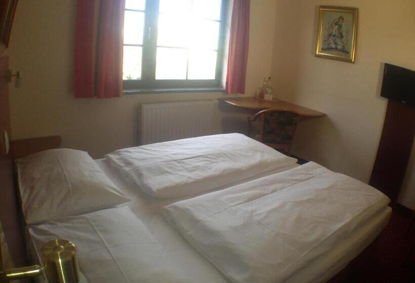 Номер Стандарт, West Hotel An Der Sächsischen Weinstrasse