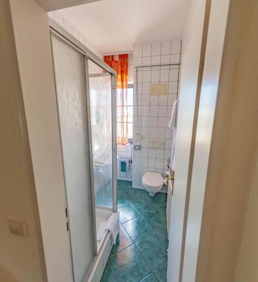 Семейные Апартаменты, West Hotel An Der Sächsischen Weinstrasse
