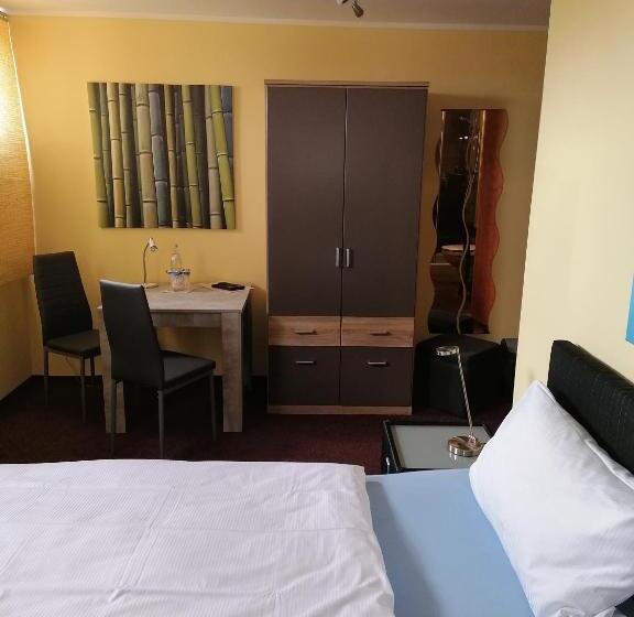 Стандартный Номер Кровать Кинг, Pension Riverside In Leverkusen Hitdorf Am Rhein   Zentral An Der A1 Und 59