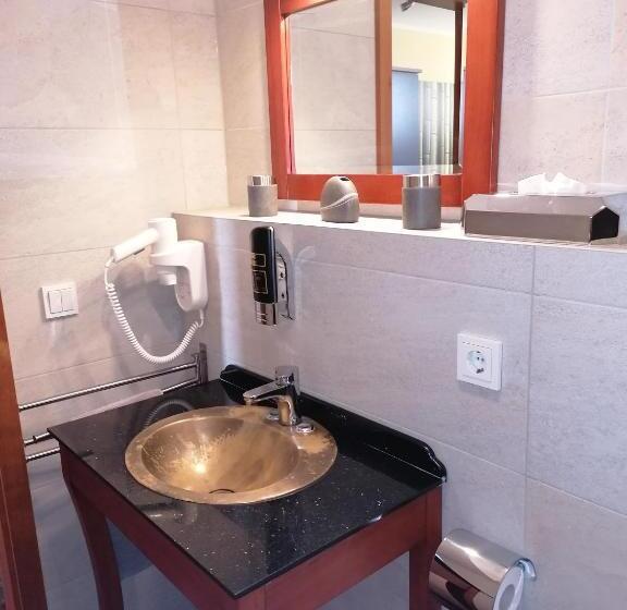 חדר סטנדרט עם מיטת קינג, Pension Riverside In Leverkusen Hitdorf Am Rhein Zentral An Der A1 Und 59