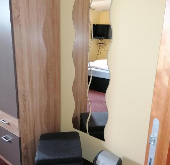 חדר סטנדרט עם מיטת קינג, Pension Riverside In Leverkusen Hitdorf Am Rhein Zentral An Der A1 Und 59