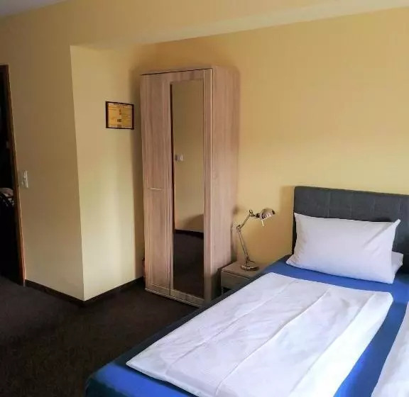 スタンダードルーム, Pension Riverside In Leverkusen Hitdorf Am Rhein Zentral An Der A1 Und 59