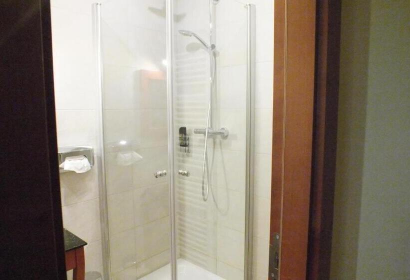 Номер Стандарт, Pension Riverside In Leverkusen Hitdorf Am Rhein   Zentral An Der A1 Und 59