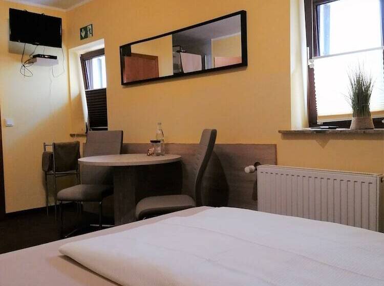 חדר אקונומי יחיד, Pension Riverside In Leverkusen Hitdorf Am Rhein Zentral An Der A1 Und 59