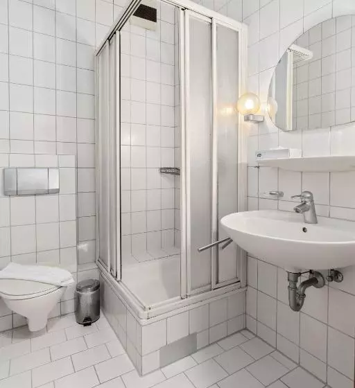 اتاق استاندارد یک نفره, Adler