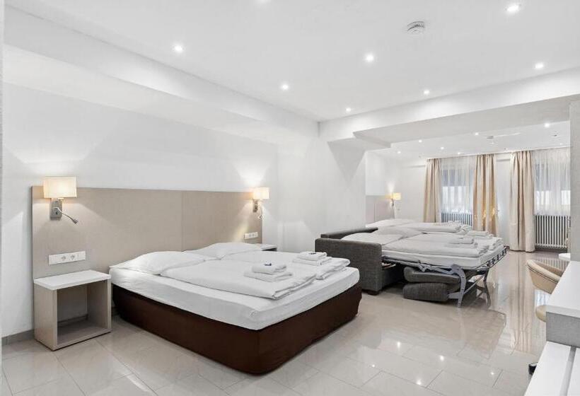 Семейный Номер, Adler