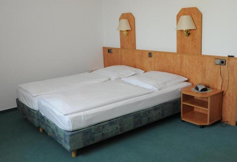 غرفة قياسية, Alter Dorfkrug Am Kanal