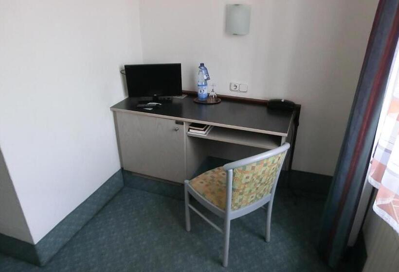 חדר סטנדרט יחיד, Eigen