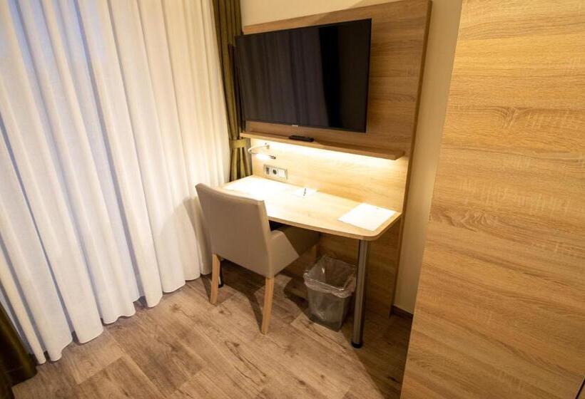 اتاق استاندارد یک نفره, Fallersleber Spieker