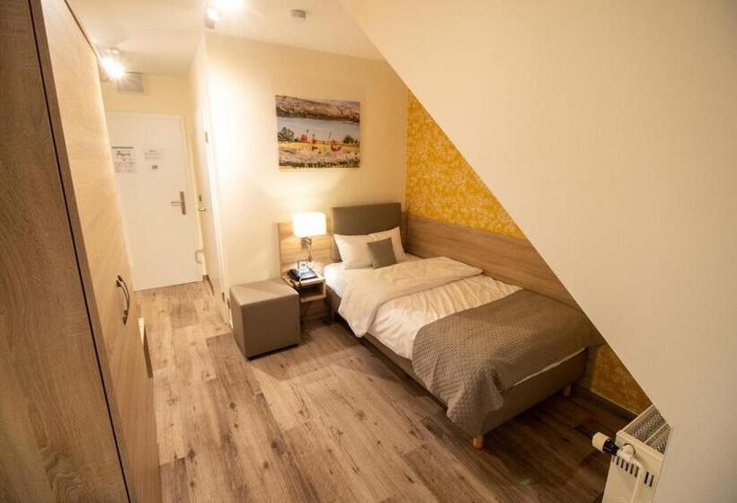 اتاق استاندارد یک نفره, Fallersleber Spieker