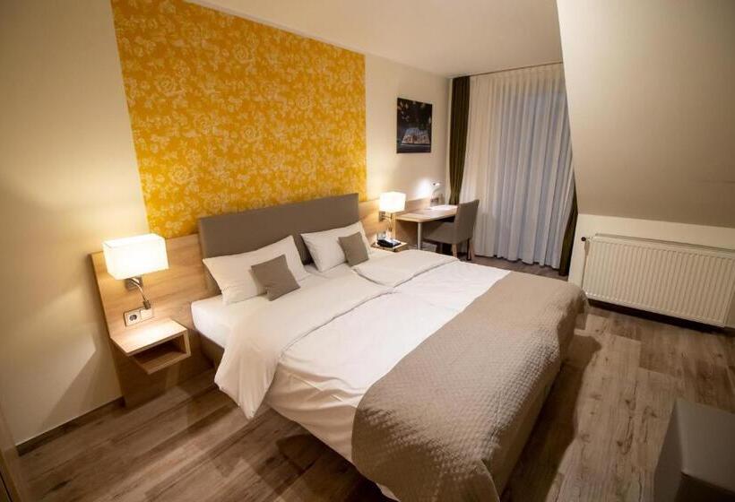 اتاق سوپریور خانوادگی, Fallersleber Spieker