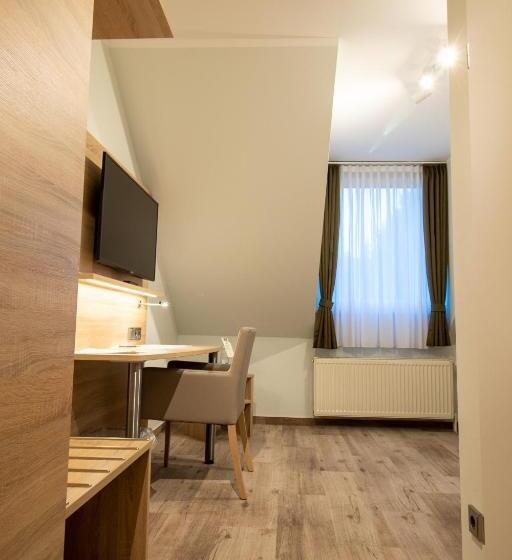 اتاق استاندارد یک نفره, Fallersleber Spieker