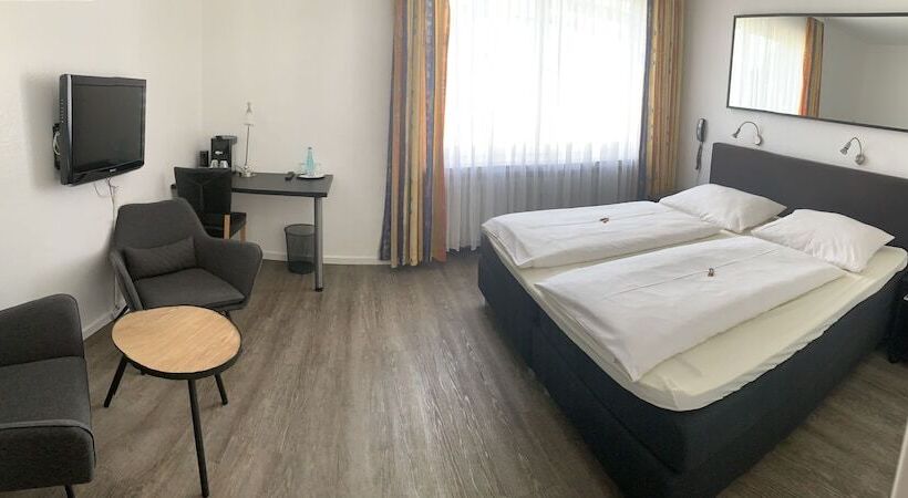 اتاق استاندارد, International Am Theater