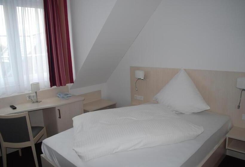 اتاق استاندارد یک نفره, Lohmann