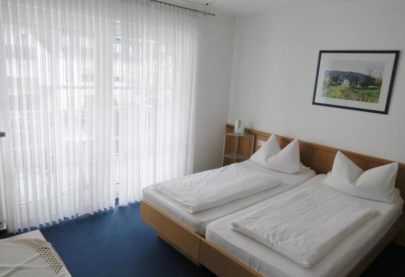 غرفة كومفورت, Retterath Am Nürburgring