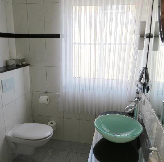 غرفة كومفورت, Retterath Am Nürburgring