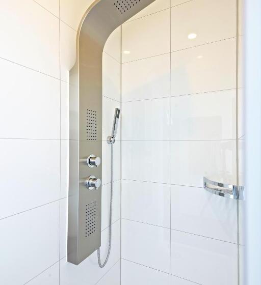 اتاق استاندارد یک نفره, Road House