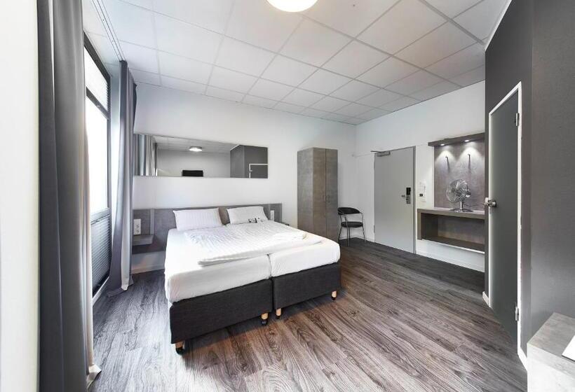 اتاق استاندارد, Road House