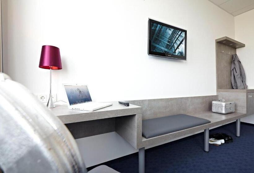 اتاق استاندارد, Road House