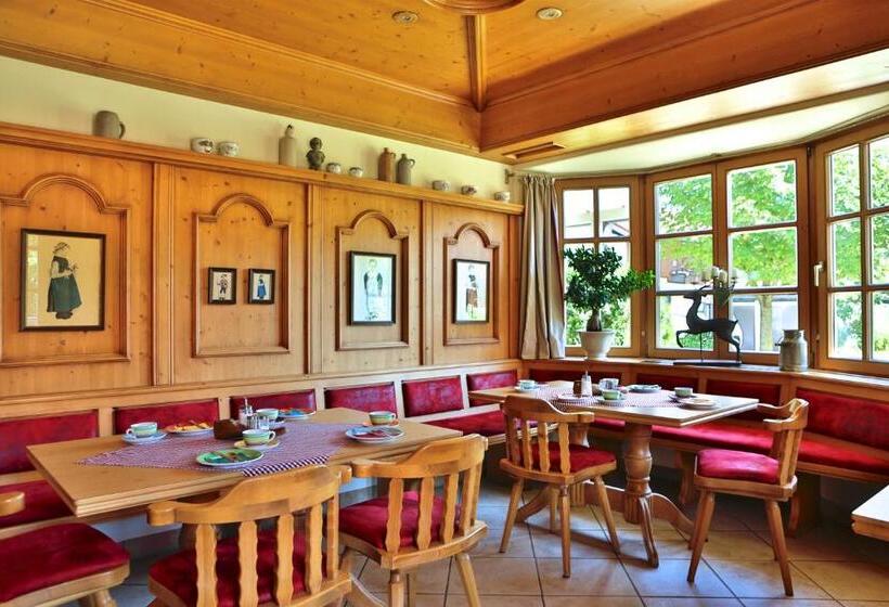 4인용 스탠다드 룸, Salzburger Hof