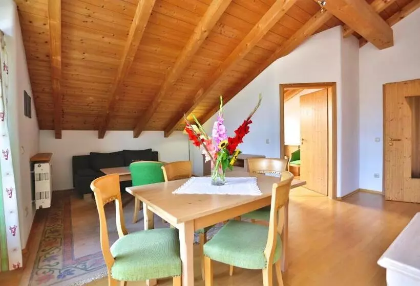 اتاق لوکس, Salzburger Hof