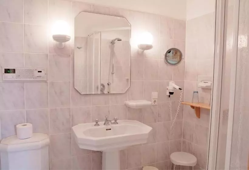 اتاق استاندارد سه نفره, Privathotel Brügges Loui
