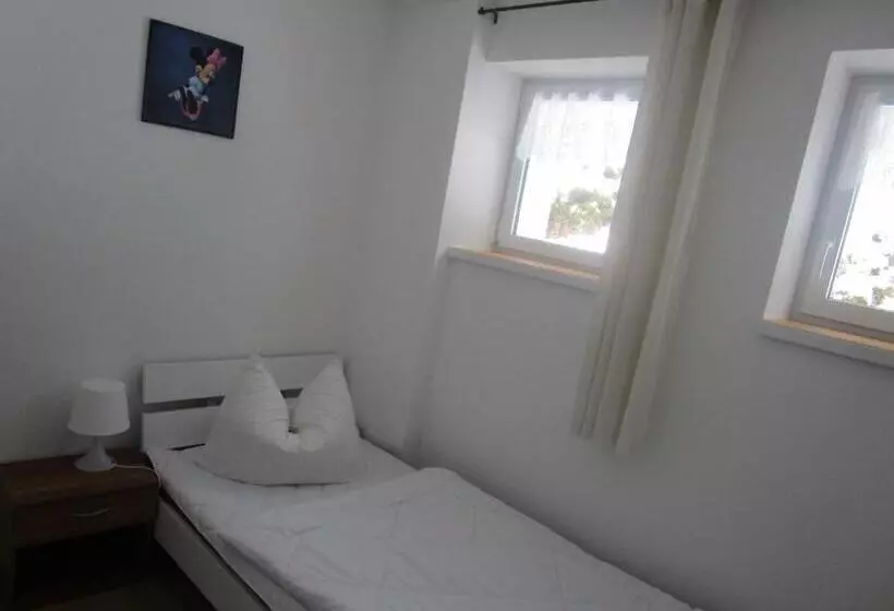 Perhehuone, Greizer Kammhütte Gaststätte & Pension