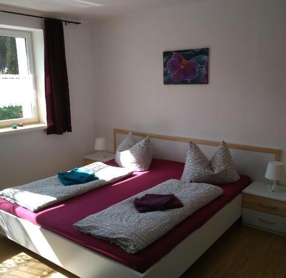 家庭间, Greizer Kammhütte Gaststätte & Pension