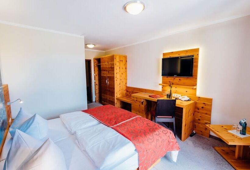 Номер Стандарт с Балконом, Erlebnishotel Zur Schiffsmühle Gmbh