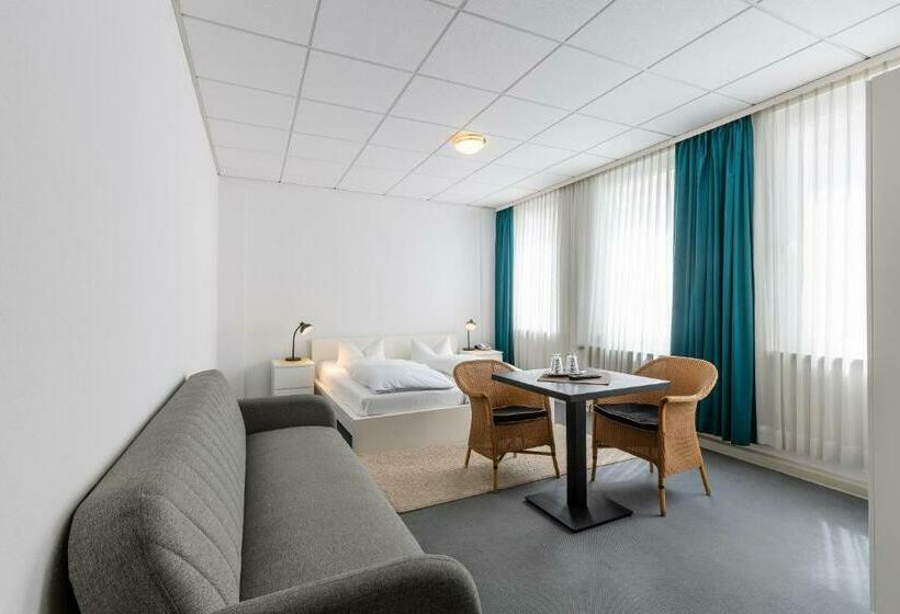 Номер Стандарт, Annet Garni