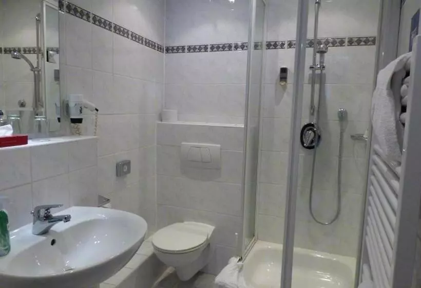 Standard-huone, Central