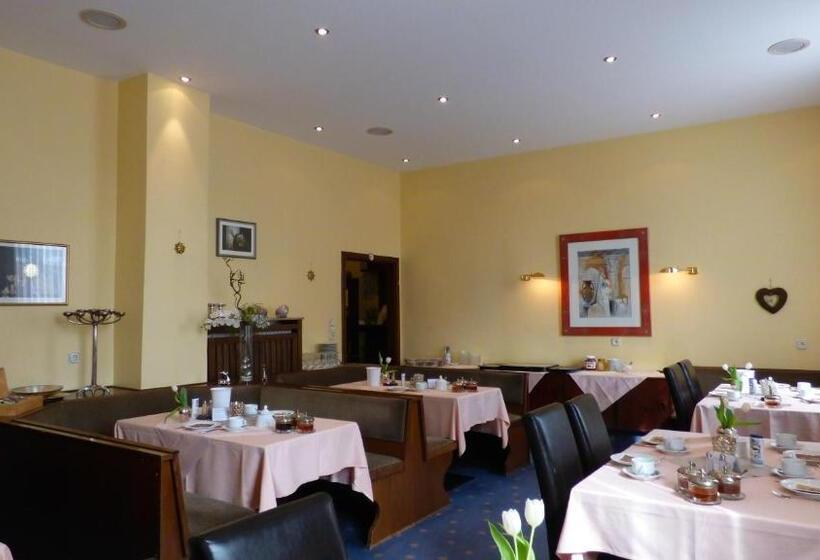 标准单人间, Central