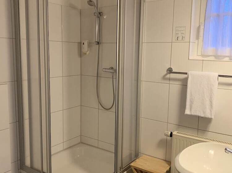 اتاق استاندارد یک نفره, Eichenhof