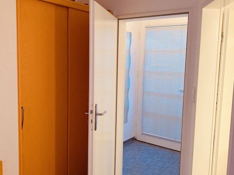 اتاق استاندارد یک نفره, Eichenhof