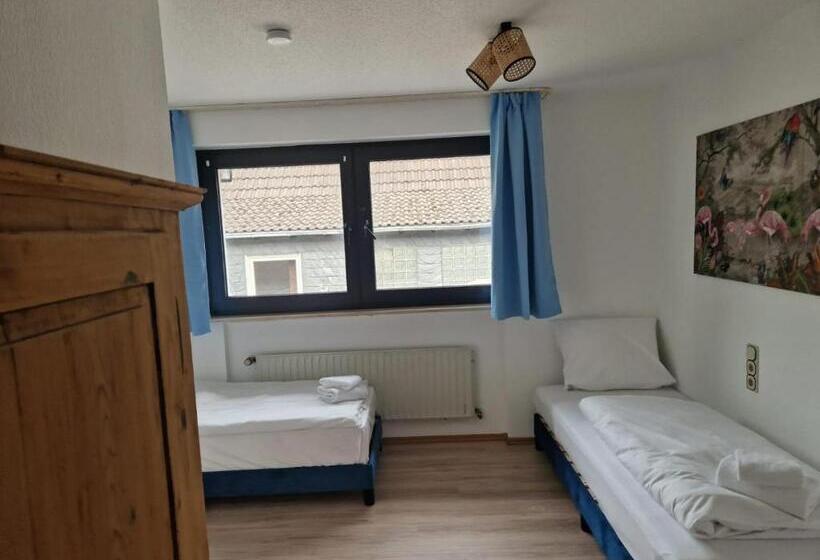 Апартаменты 2 Спальни, Engelskirchen