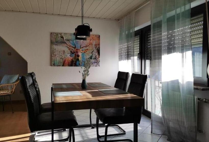 带2个卧室的公寓, Engelskirchen