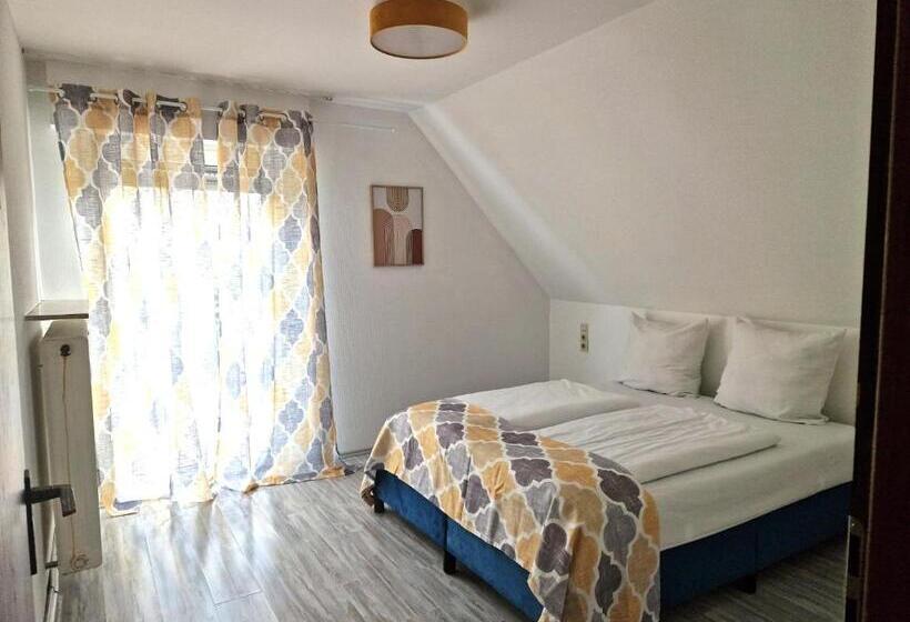 Апартаменты 2 Спальни, Engelskirchen