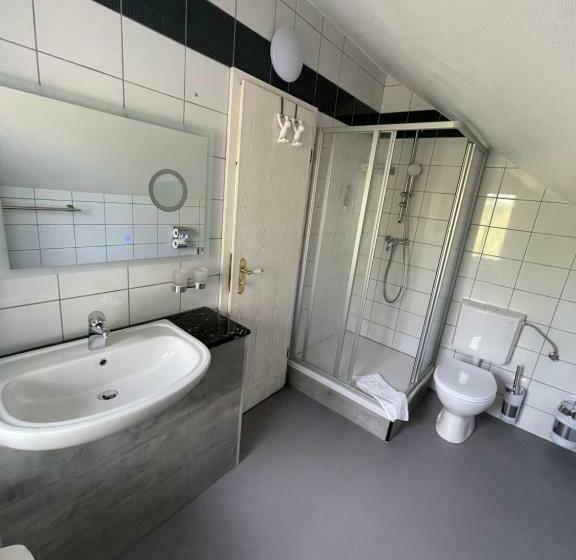 Номер Стандарт, Haus Hennesburg, Garni