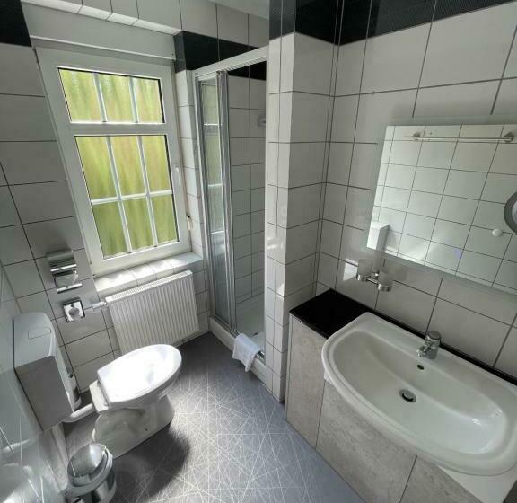 Номер Стандарт, Haus Hennesburg, Garni