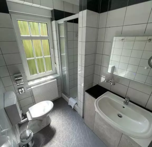 スタンダードルーム, Haus Hennesburg, Garni