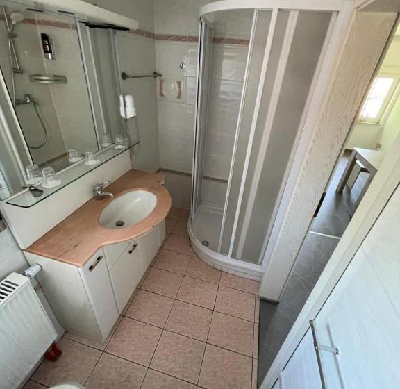 Семейный Номер, Haus Hennesburg, Garni