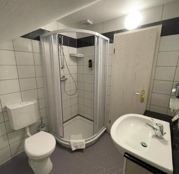 Номер Стандарт, Haus Hennesburg, Garni