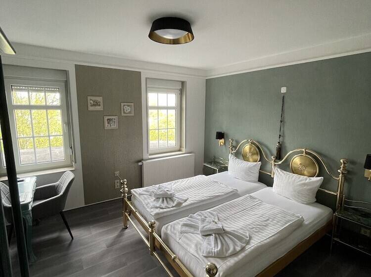 Номер Стандарт, Haus Hennesburg, Garni