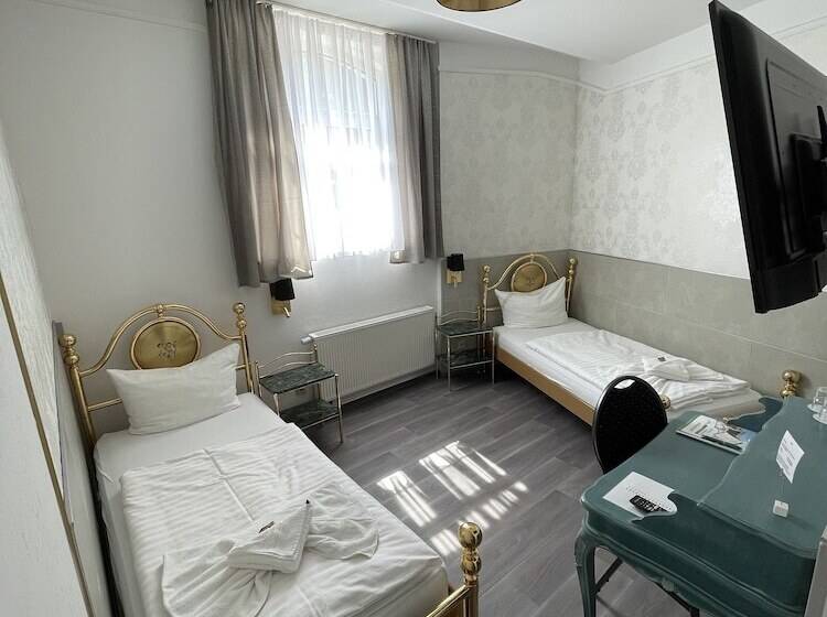 Номер Стандарт, Haus Hennesburg, Garni