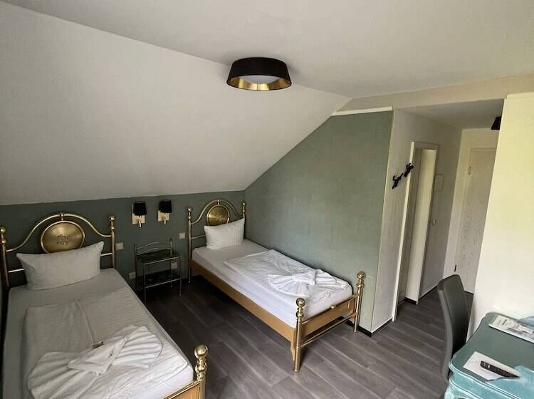 Номер Стандарт, Haus Hennesburg, Garni