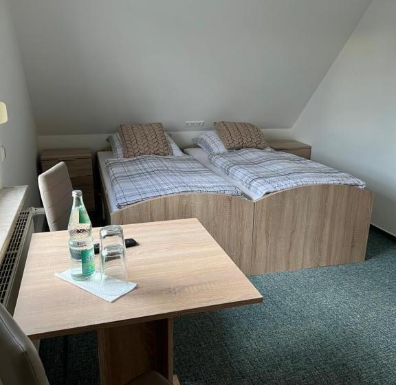 Номер Стандарт, Pension Lydia