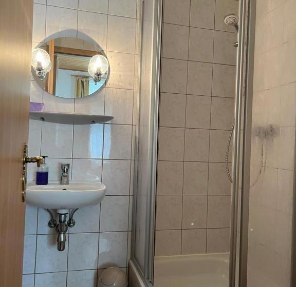 Номер Economy, Pension Lydia